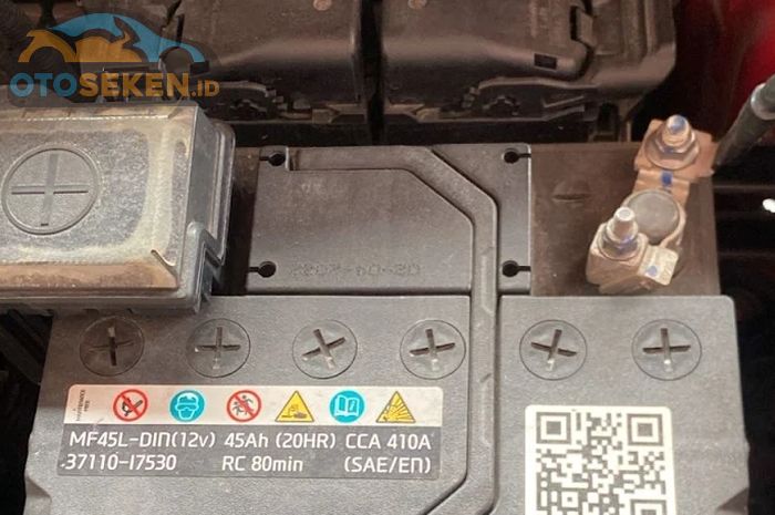 Begini 4 Cara Mengecek Aki Mobil Bekas yang Benar, Wajib Tahu Nih ... Cara Mengecek Kondisi Aki Mobil Dengan Benar